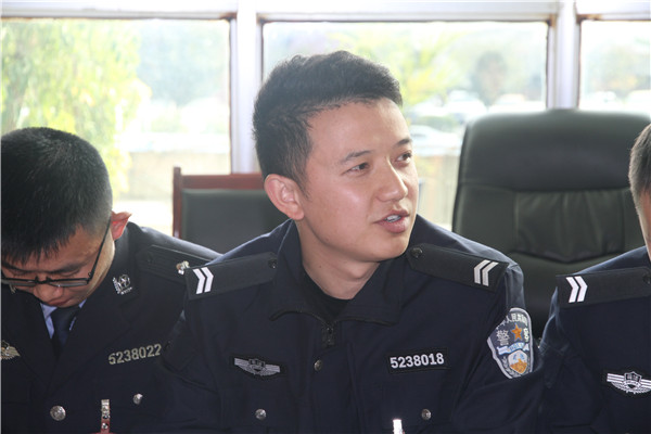 杨小锋.jpg