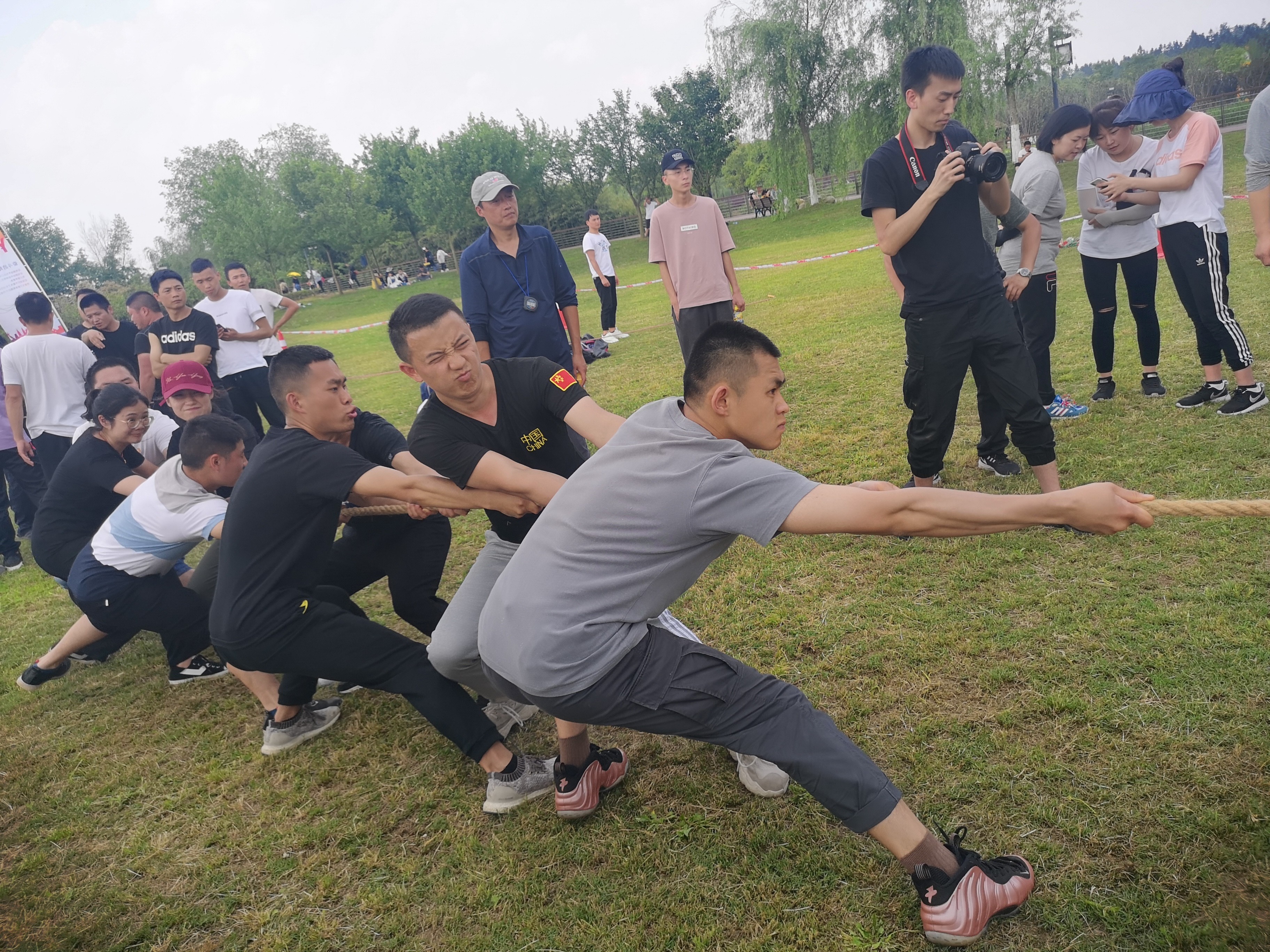 拔河比赛.jpg