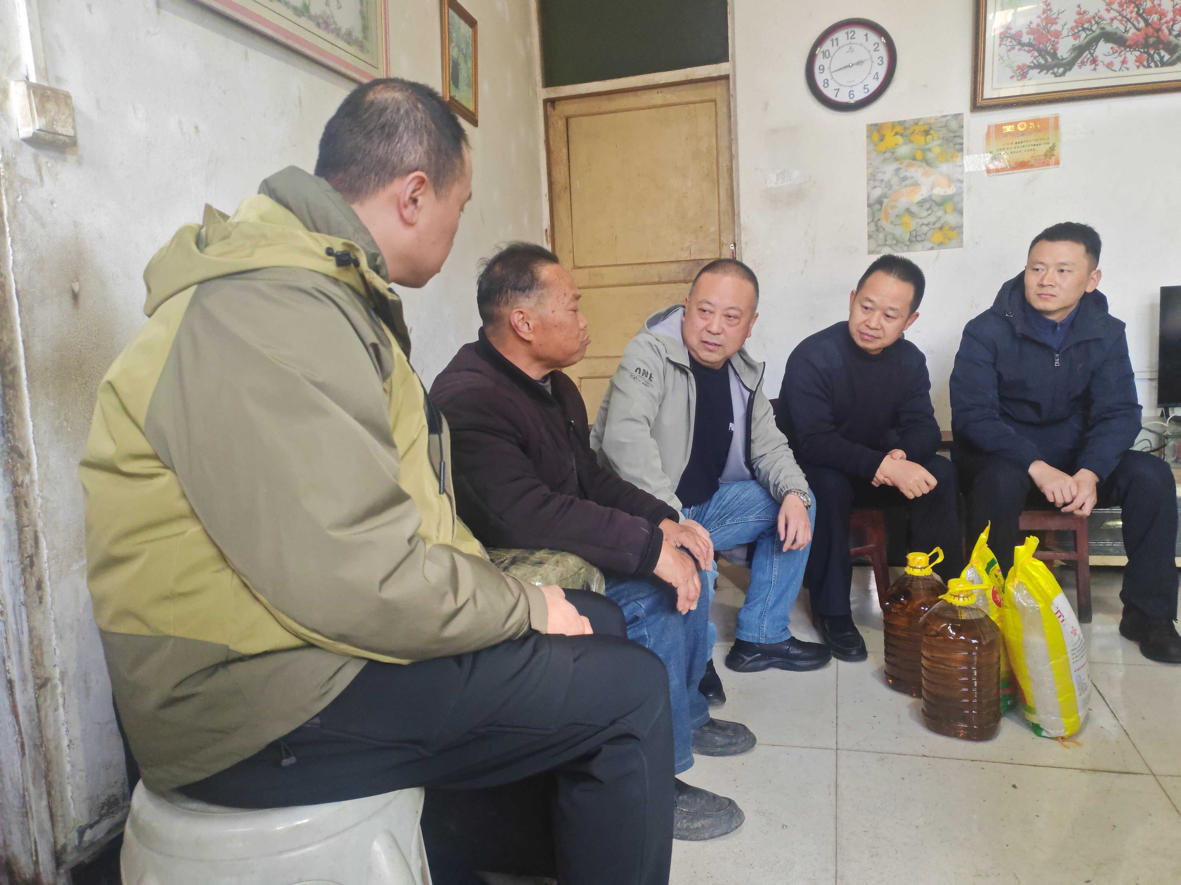 赵龙带队到刘官乡嘉穗村、周官村开展“双联双促”活动