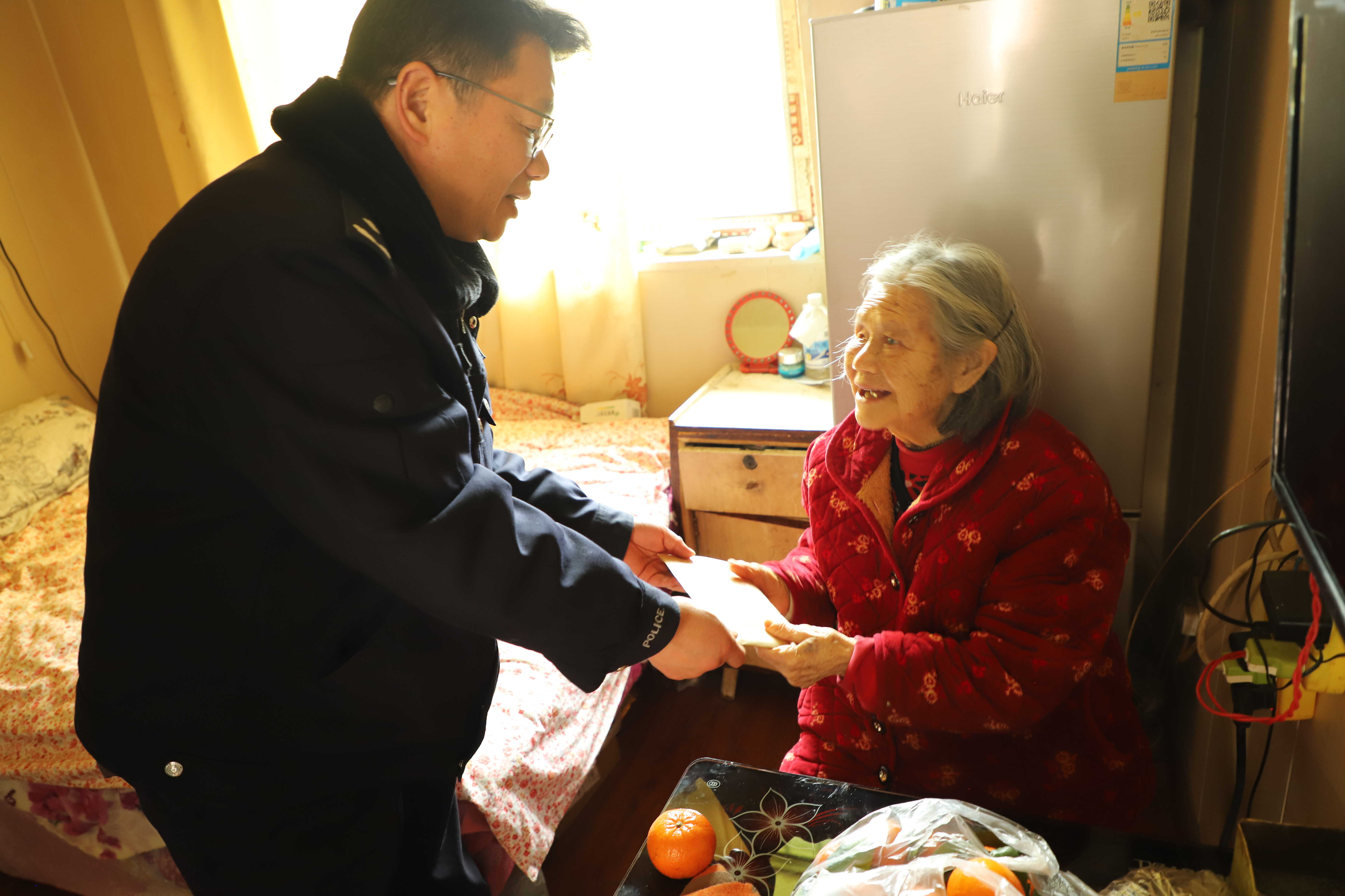 新春慰问传温情  凝心铸魂护平安 ——安顺监狱开展节前集中慰问活动