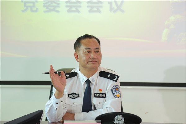 党委书记、监狱长李启禄.jpg