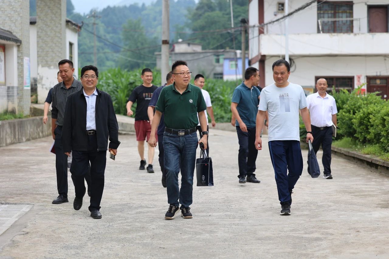 白云监狱双联双促工作组前往纳雍县勺窝镇开展工作