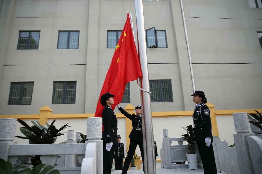 女二监国庆升旗 (14)~1.jpg