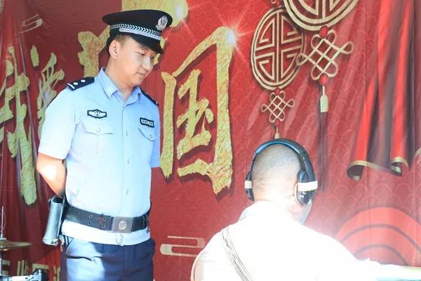 李亚伟.jpg