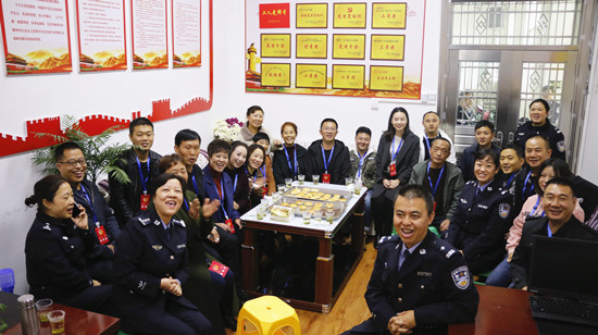 十监区家属座谈会.jpg