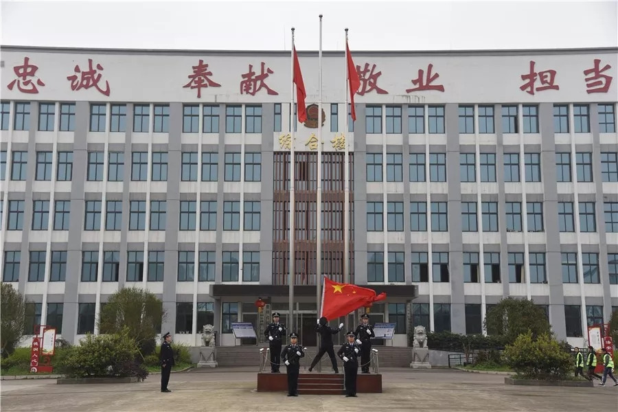 升国旗.jpg