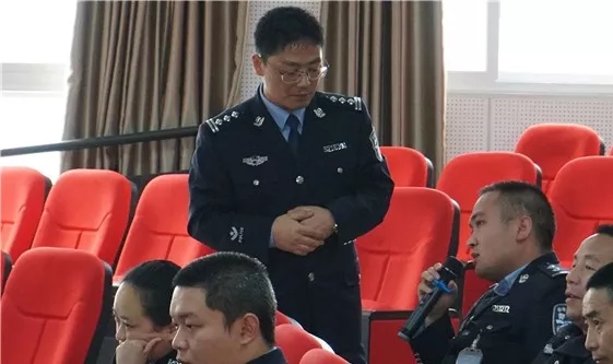 现场提问.jpg