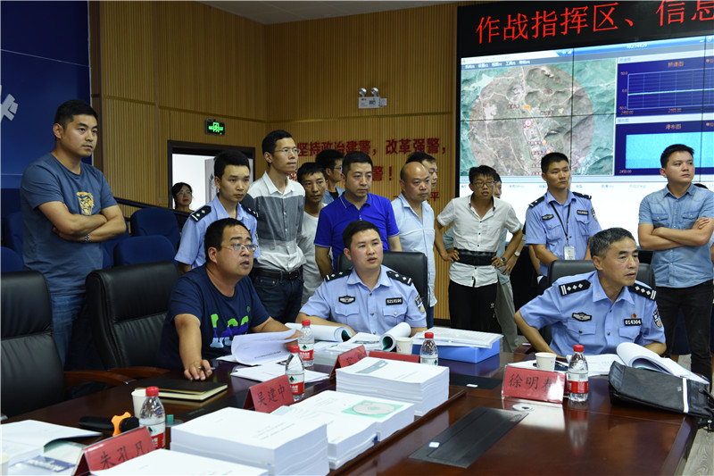 指挥中心现场验收.JPG