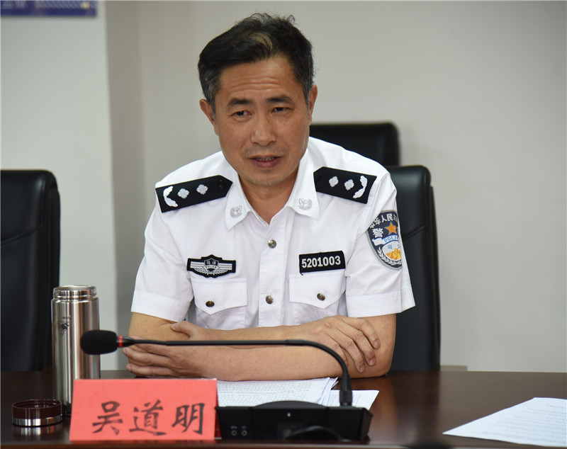 吴道明副局长一行到福泉监狱督导检查两会期间安全稳定工作