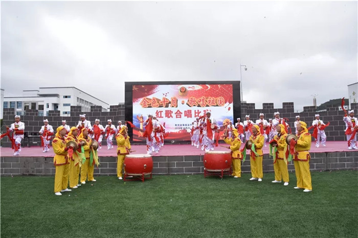 表演威风锣鼓.jpg