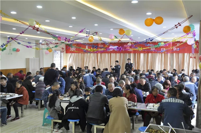 亲情接见现场.jpg