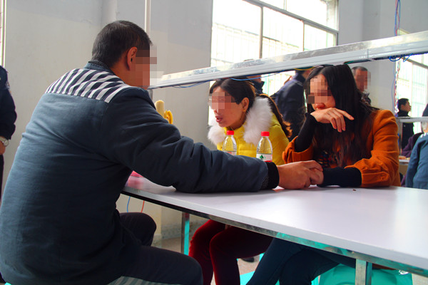 帮教座谈会现场2_副本.jpg