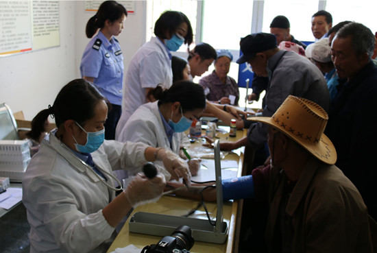 就诊现场.jpg
