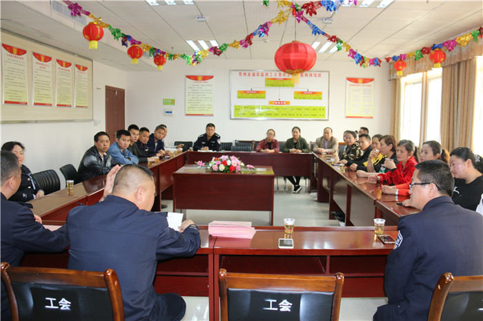 座谈会.JPG