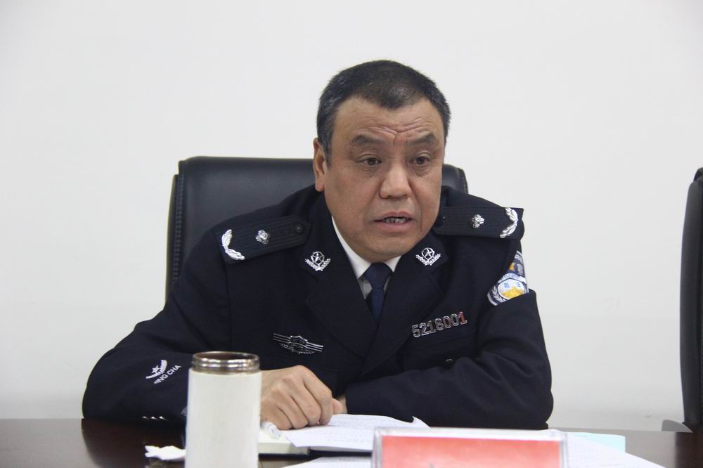东风监狱长会上发言.jpg