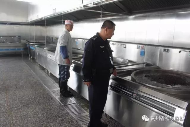 确保食堂安全标准化建设验收达标.jpg