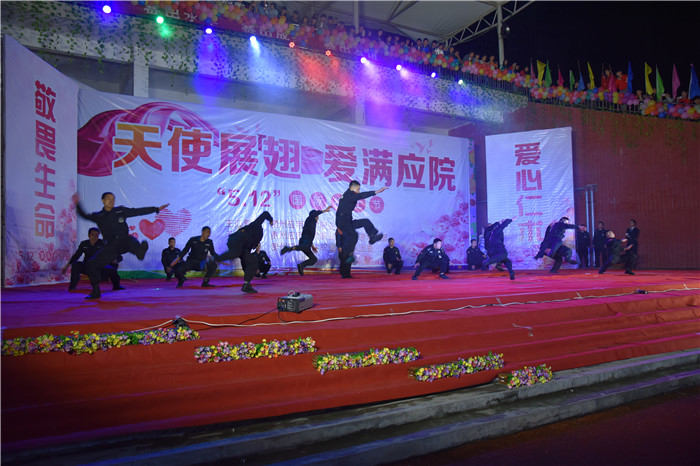 特警队警体表演1.JPG
