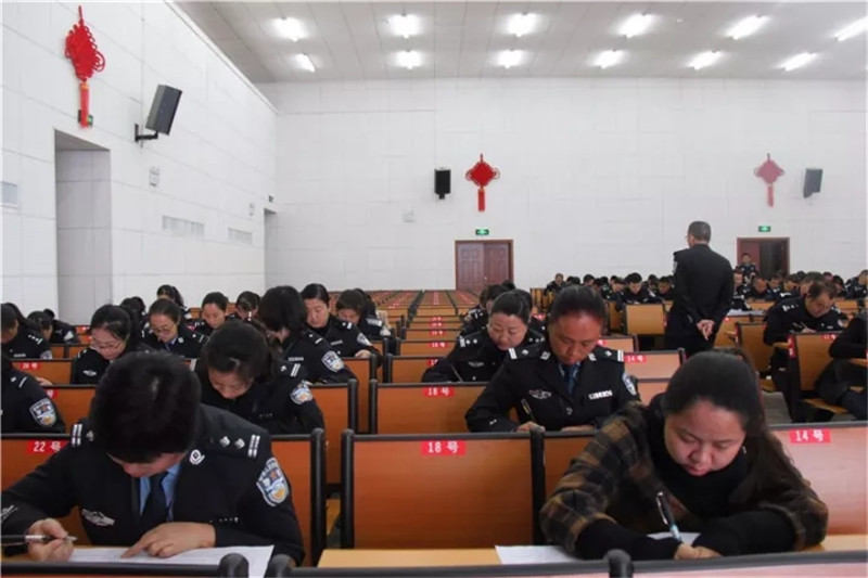 民警学法用法考试.jpg