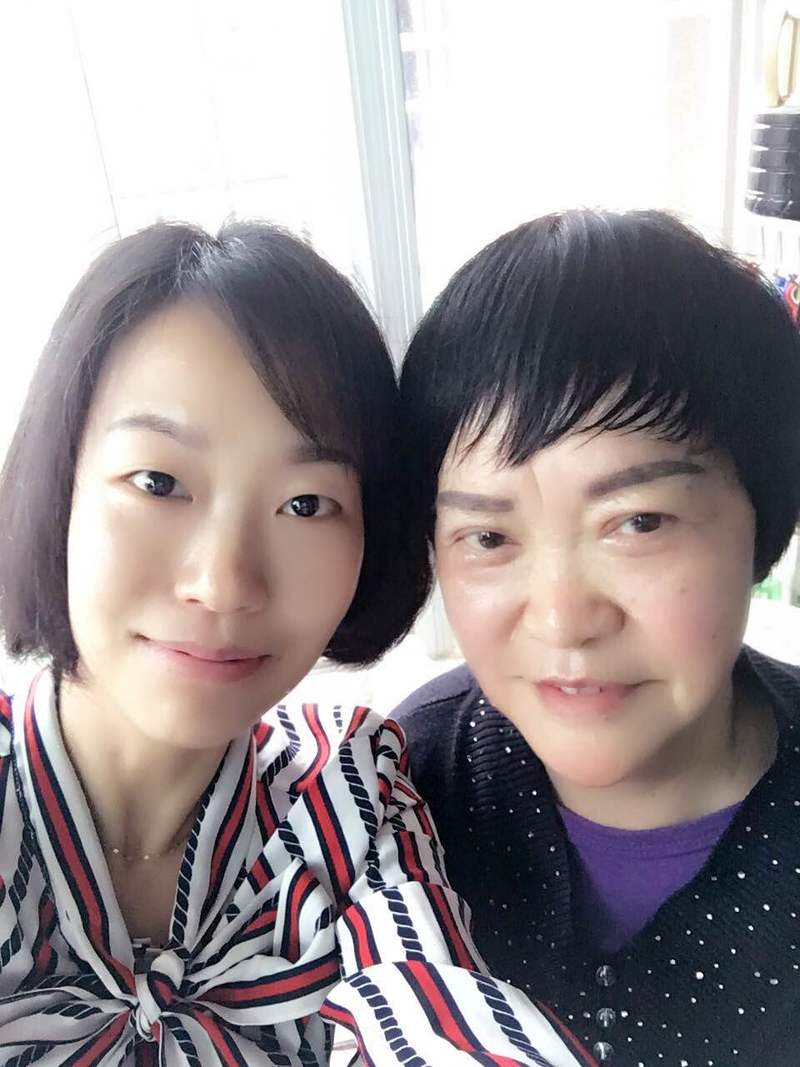 胡颖.jpg