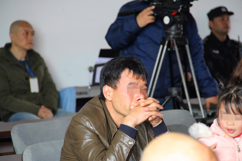 “老爸”让亲人泪目2.jpg