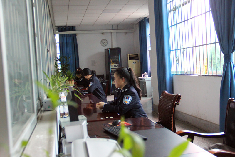 5-听风大姐们.jpg