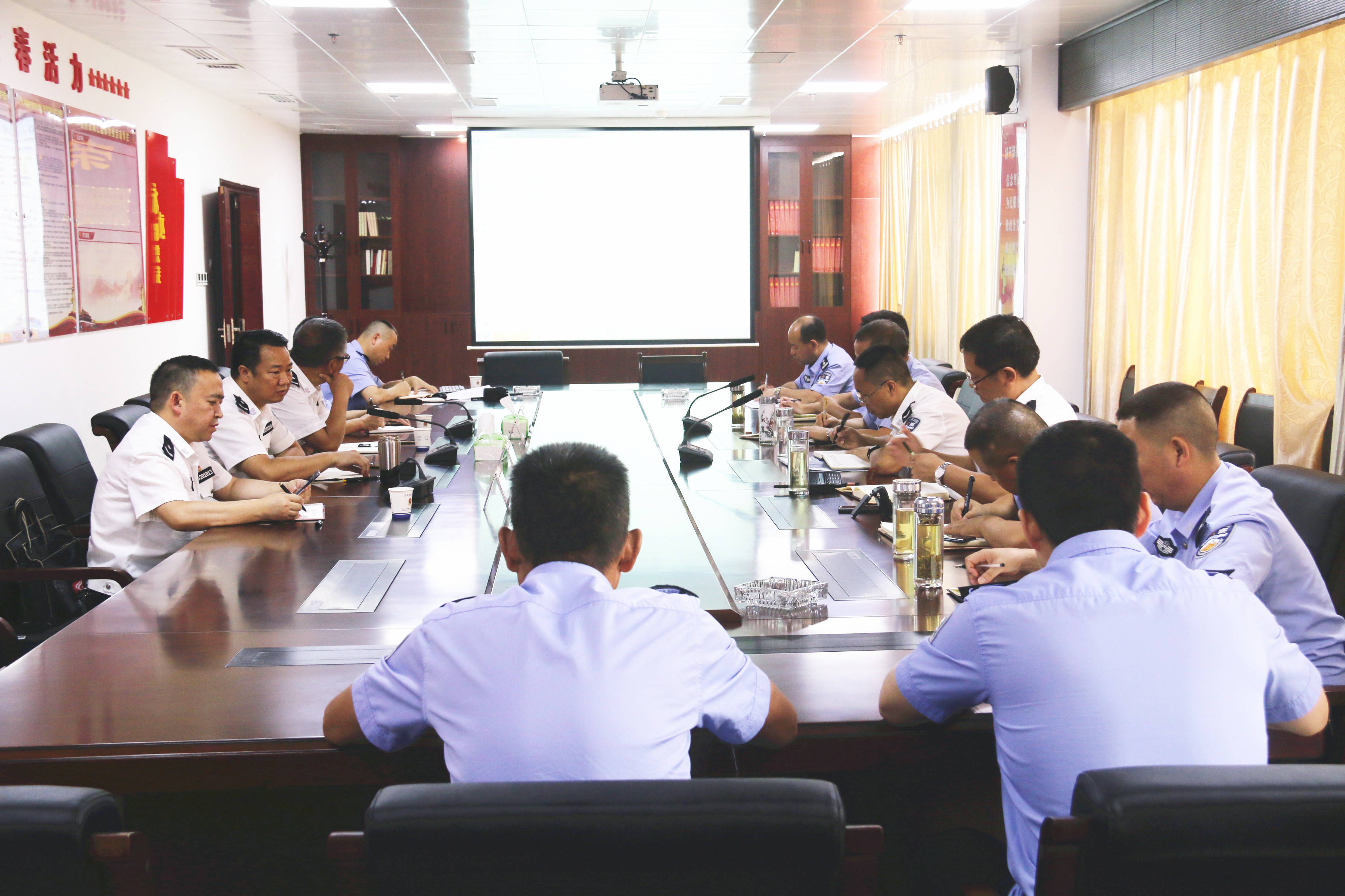 反馈会.jpg