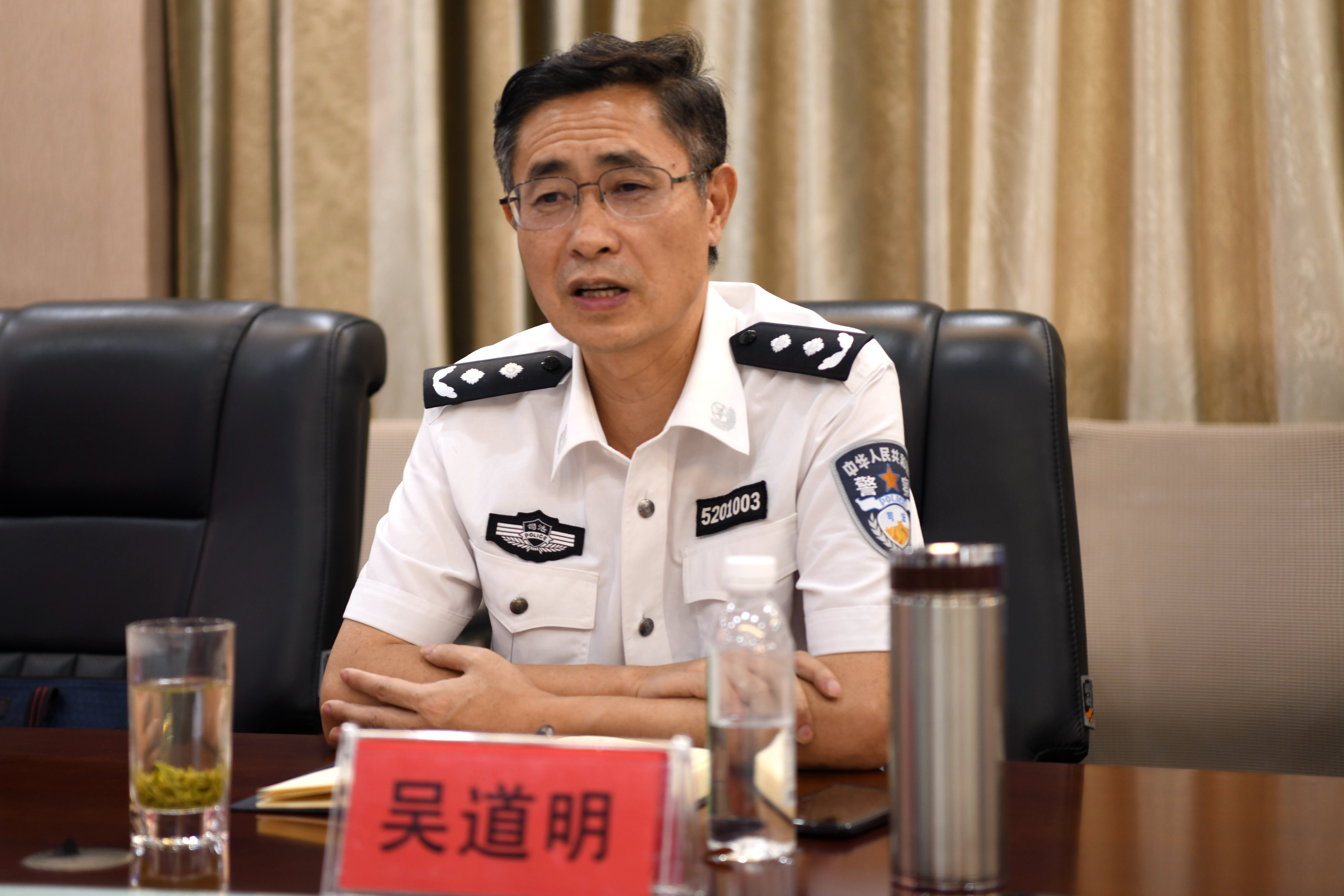 监狱管理局党委委员副局长吴道明一行到未管所进行监管安全工作调研
