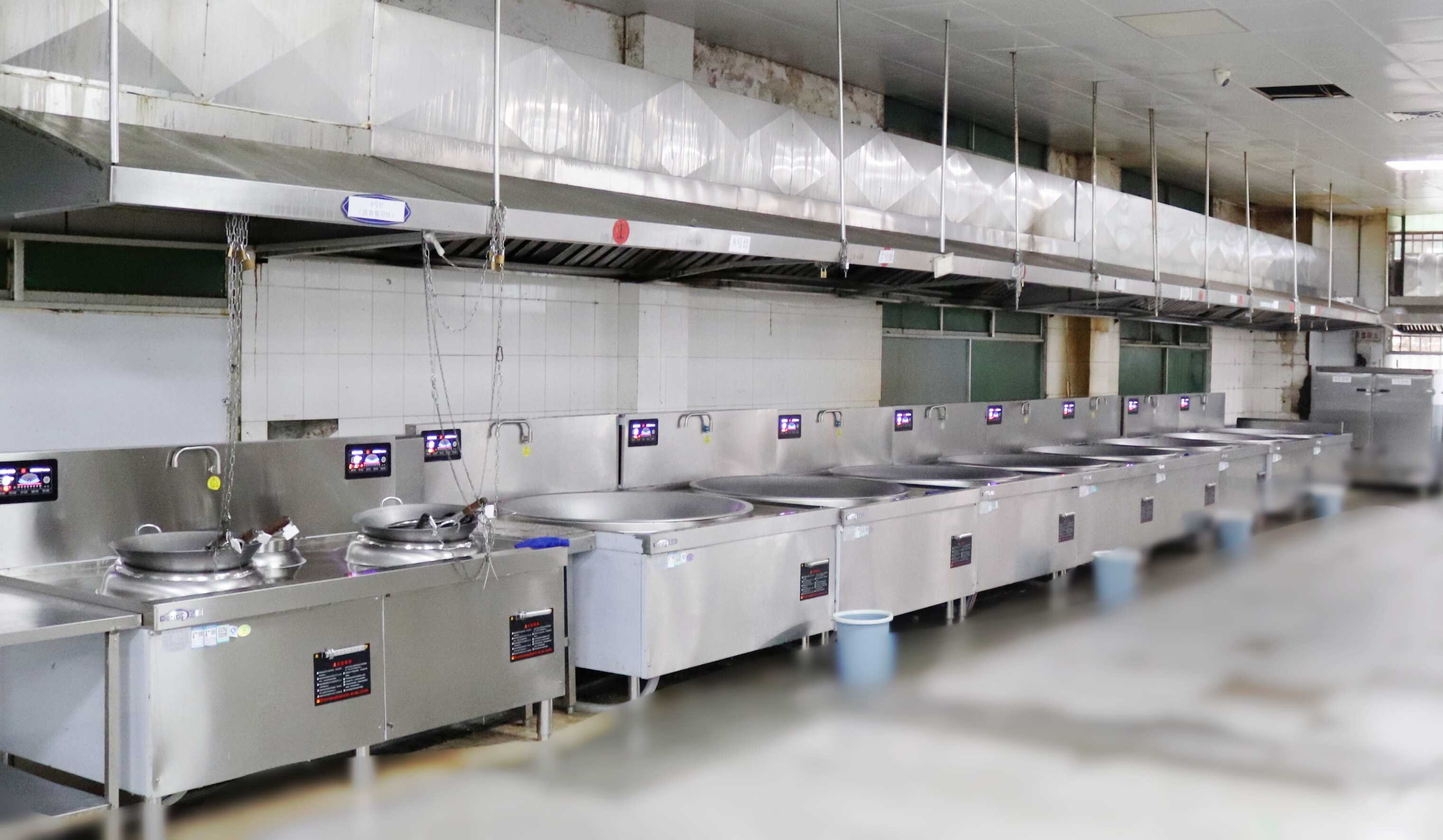 一线警色丨19小时与时间赛跑，藏蓝群像筑牢后勤保障线