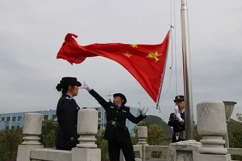 升旗.jpg