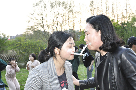 纸牌传递面粉.jpg