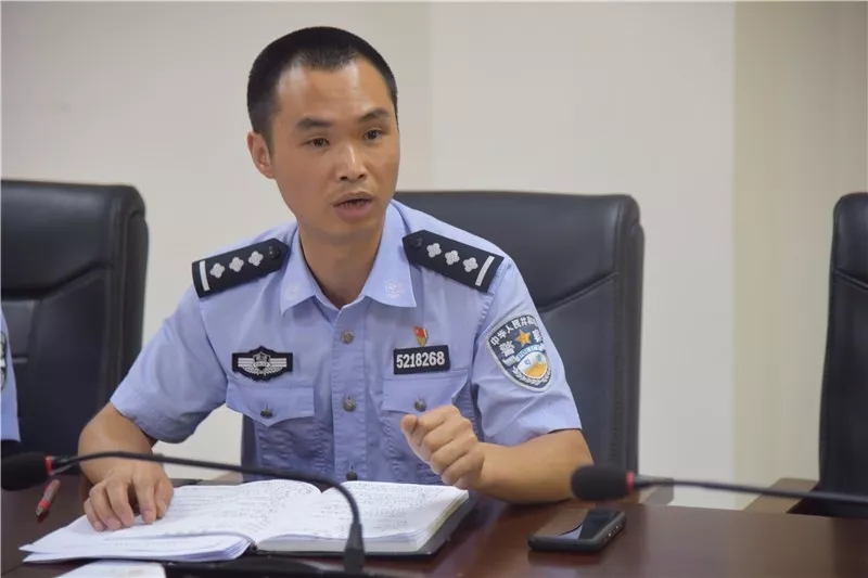 团委副书记卢凤泽作工作要求.jpg
