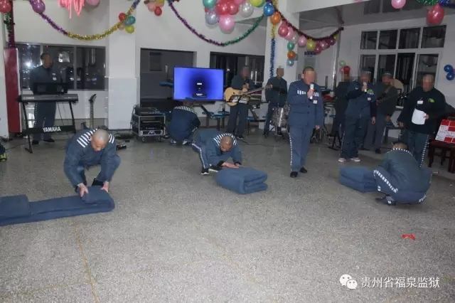 叠被子比赛1.webp.jpg