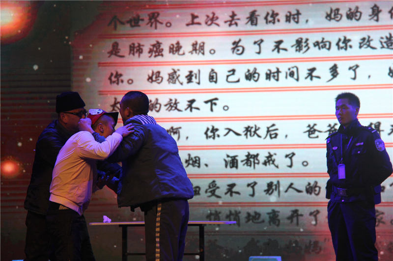 感人的歌舞剧表演1.JPG
