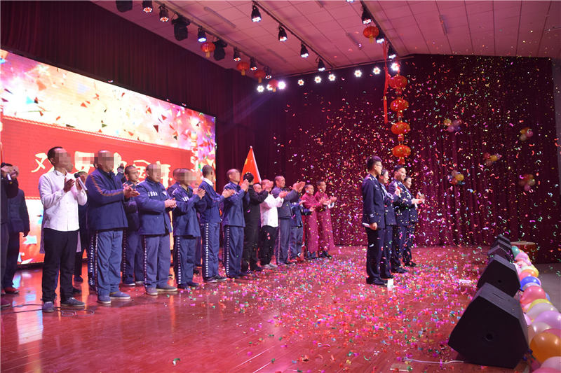 晚会圆满落幕2.JPG