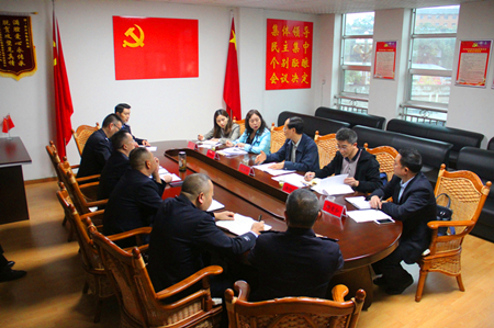 13-座谈会上2_副本.jpg
