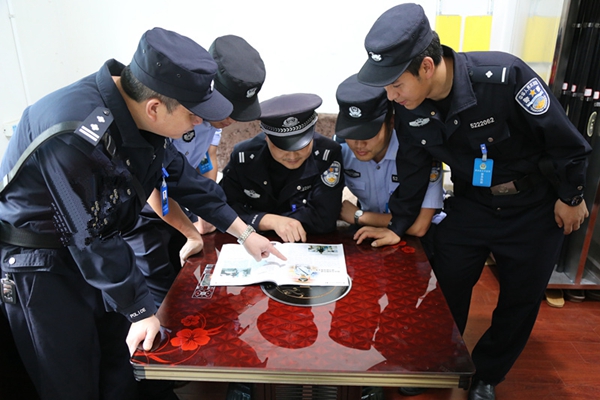 监狱里的读书人.jpg