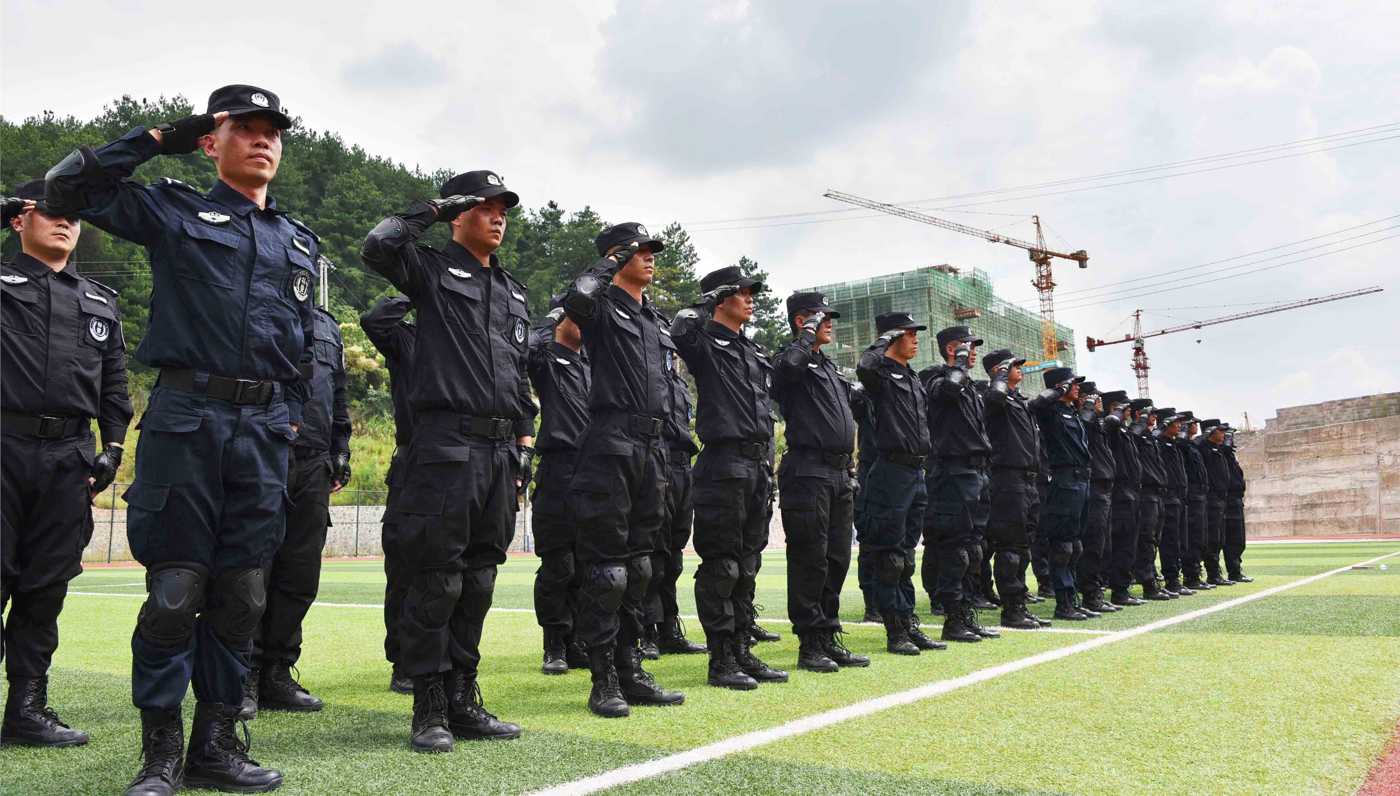 金秋九月 沙场练兵 千锤百炼 淬火成钢