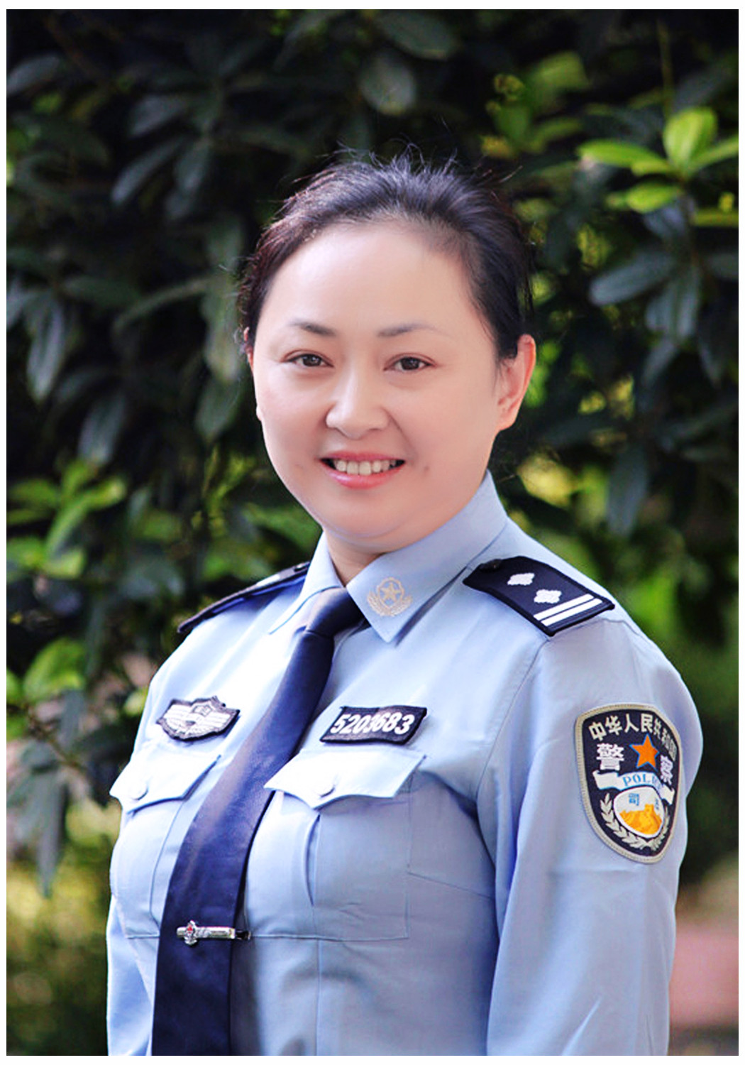 贾莉莉.jpg