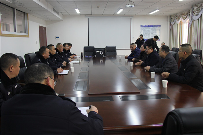 慰问座谈会.JPG